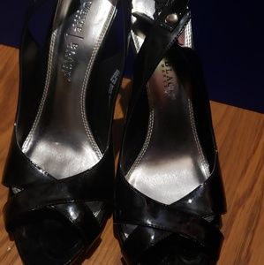 *Sold* White house black Market Patent leather heel